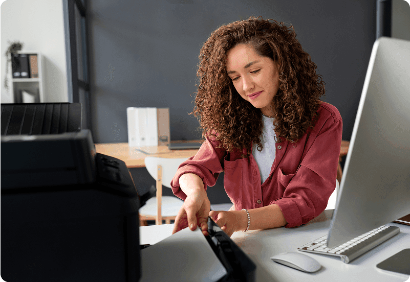 Woman applying for a Spanish work visa