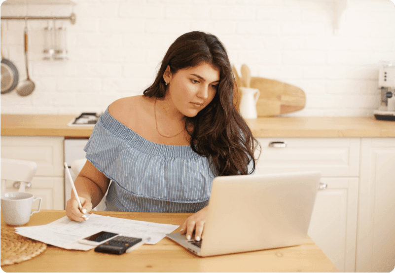 Business woman applying for a Spanish entrepreneur visa